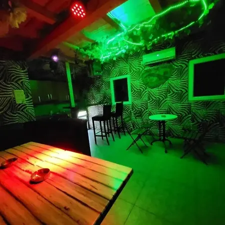 Villa Kuca Za Proslave I Odmor Zmajevo Gnezdo Umka