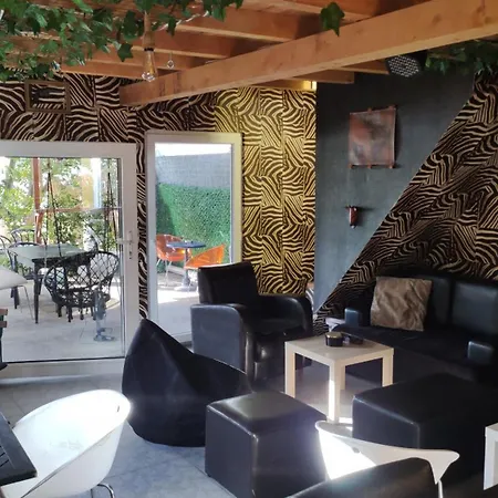 Kuca Za Proslave I Odmor Zmajevo Gnezdo Umka