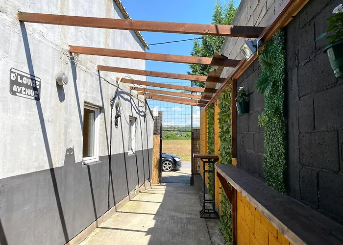 Kuca Za Proslave I Odmor Zmajevo Gnezdo Umka